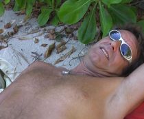Fremder am Strand-Teil1