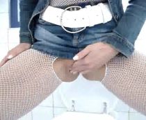 Masturbiert & Gepisst